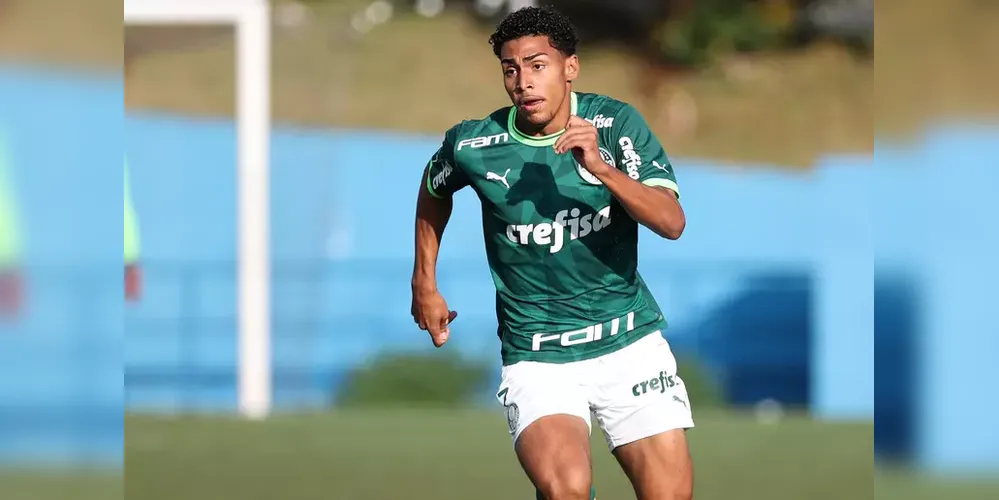 Luighi em ação pelas categorias de base do Palmeiras