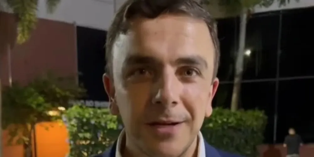 O anúncio foi feito pelo parlamentar, através de suas redes sociais, nesta sexta-feira (14)