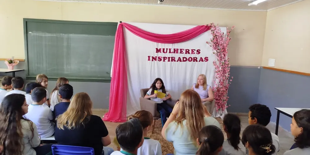 Veja a entrevista com a secretária de Educação