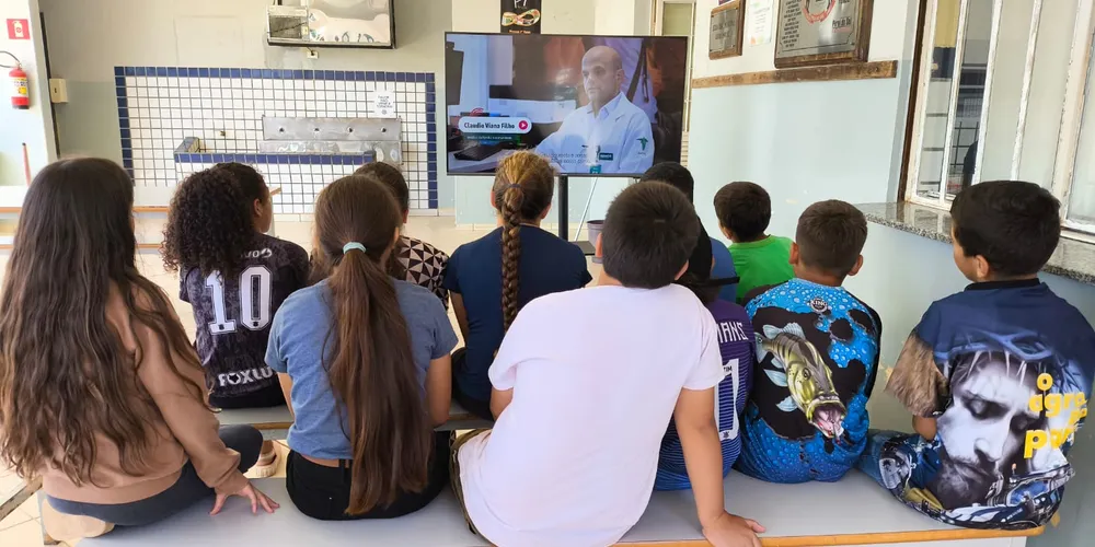 Trabalho teve momentos de reflexão e ação em sala de aula, com uso da videoaula