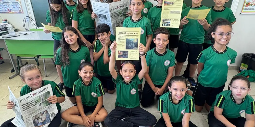 Veja um vídeo feito com o processo de produção do informativo em sala