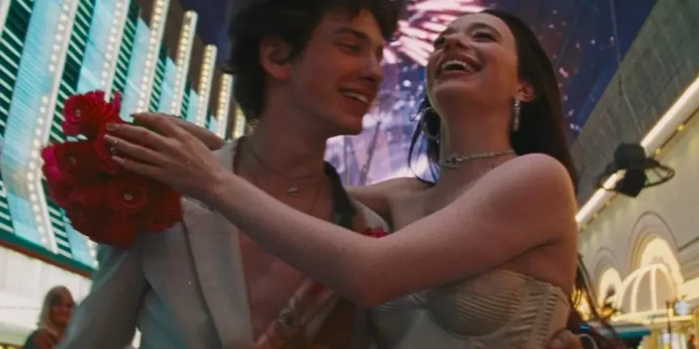 'Anora' apresenta a história de uma jovem prostituta que trabalha no Brooklyn