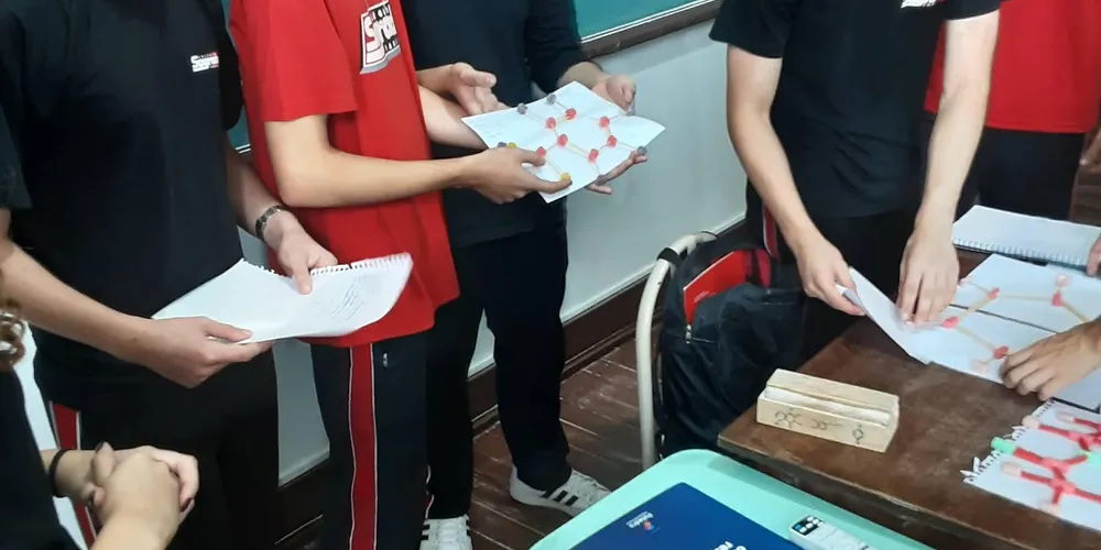 A principal atividade da proposta consistiu na elaboração de representações de moléculas pelos educandos