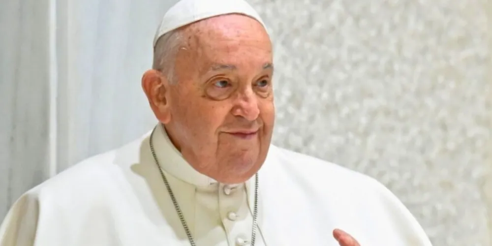 O pontífice morreu na madrugada desta segunda-feira (21)