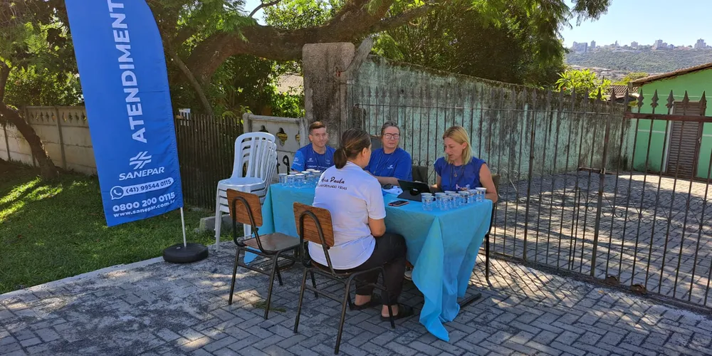 Força-tarefa comercial da Sanepar atendeu clientes em sete bairros em março