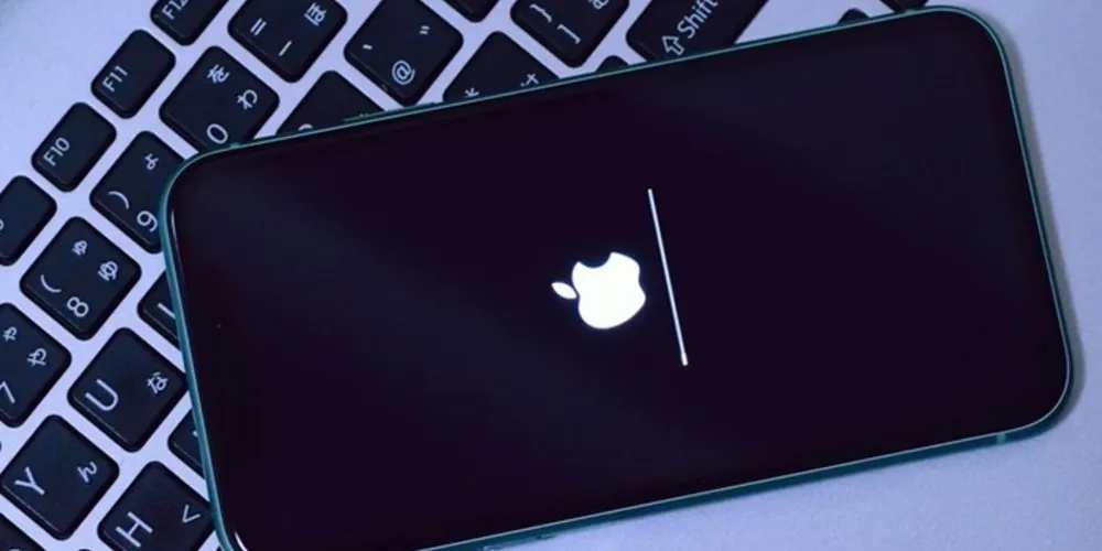 A justificativa apresentada pelo tribunal é a necessidade de modernização da comunicação e padronização dos dispositivos institucionais