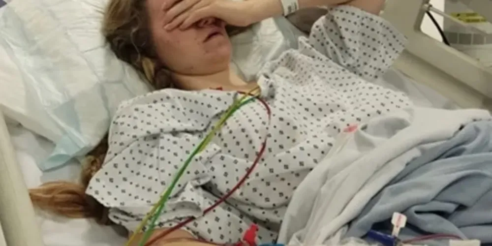 A jovem possui malformação de Chiari, em que parte do tecido cerebral é empurrado para dentro do canal medular