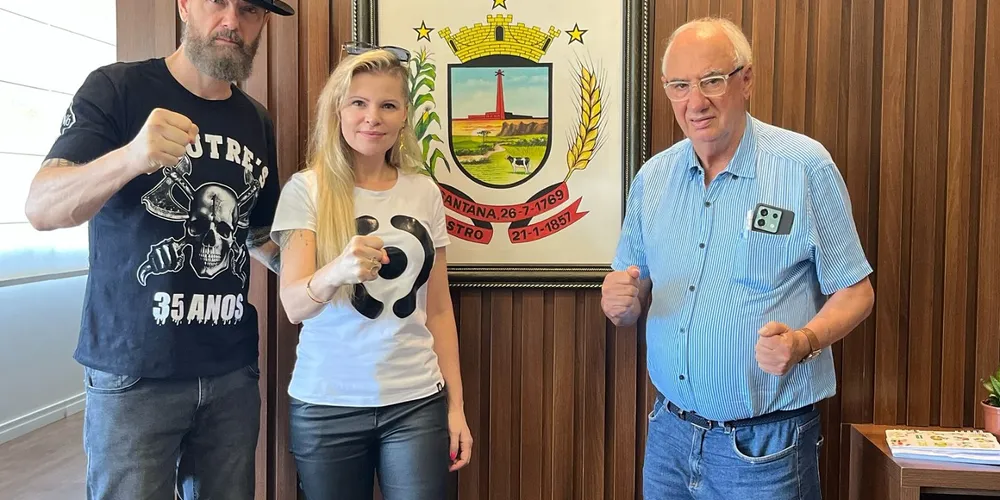 Tito Barichello e Tathiana Guzella estiveram em reunião com Reinaldo Cardoso no gabinete da Prefeitura de Castro