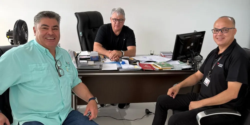 O encontro entre as lideranças aconteceu nesta quinta-feira (13).