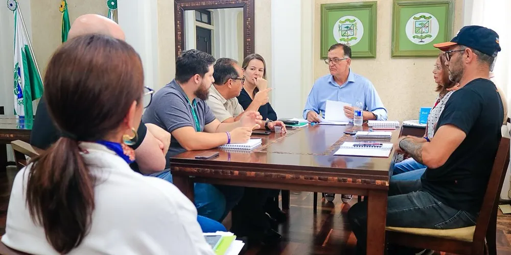 Rildo Leonardi, secretários municipais e representantes da Klabin se reuniram nessa quinta-feira (12)