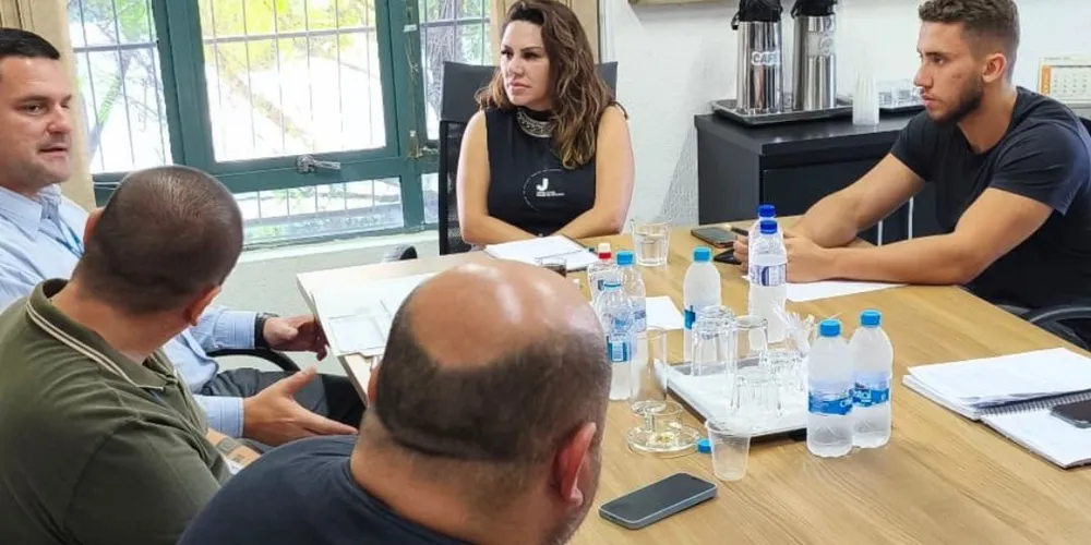 O encontro reuniu representantes da companhia, a prefeita Dayane Sovinski (PSD) e secretário municipais