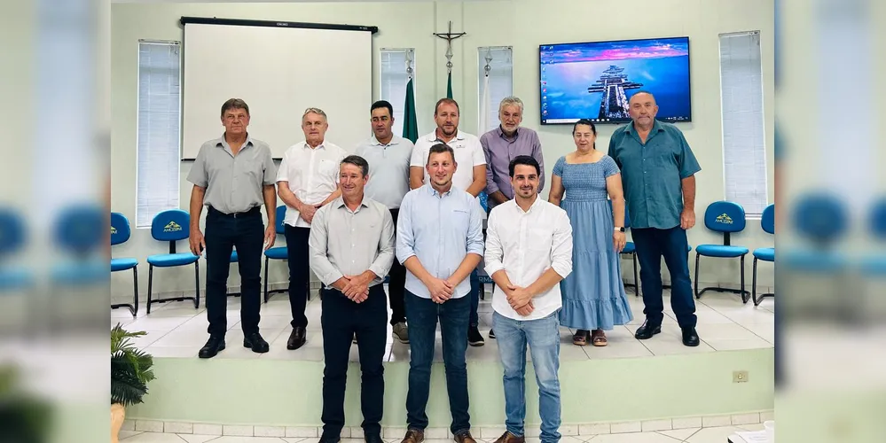 Prefeitos da região Centro-Sul e membros da Amcespar