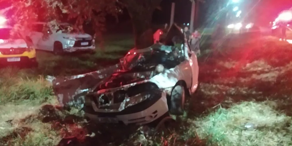 Impactou deixou o veículo completamente destruído