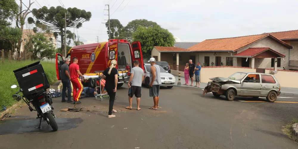 Equipe de socorristas do Siate socorreu o motociclista