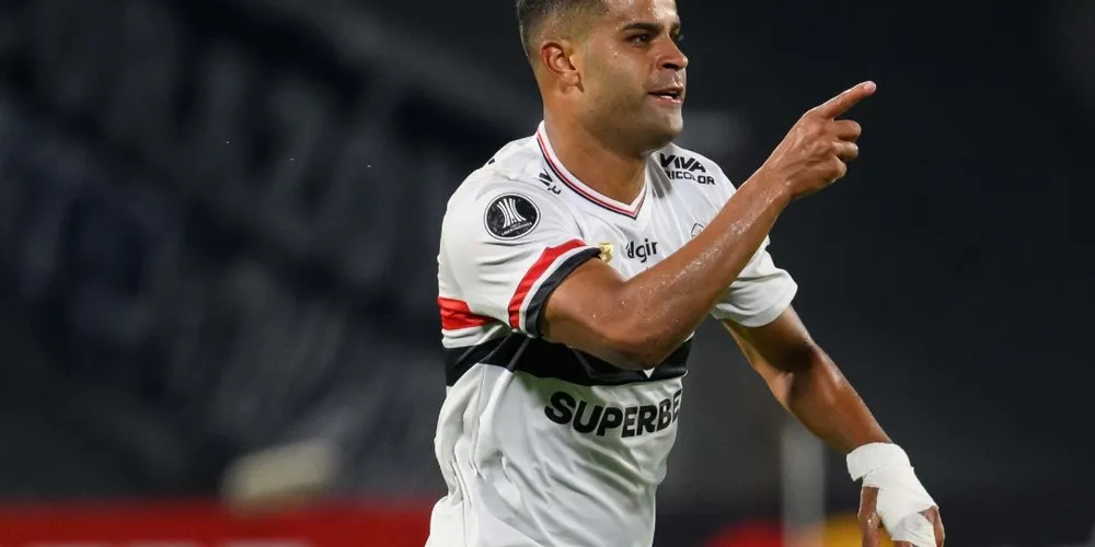 O volante Alisson definiu o placar do jogo