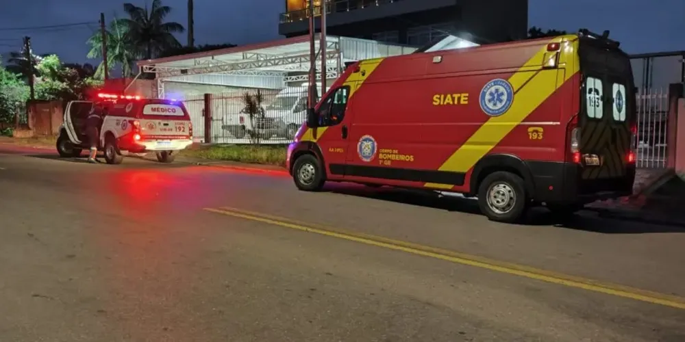 Uma ambulância foi deslocada para socorrer a vítima