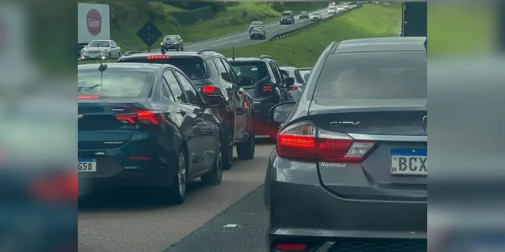 Um congestionamento se formou no local