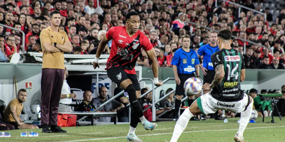 Athletico e Maringá se enfrentaram na Ligga Arena no jogo de volta da semifinal do Paranaense