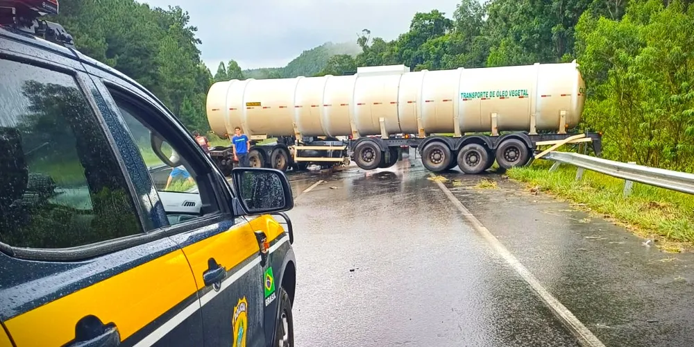 Equipe da Polícia Rodoviária Federal foi acionada para os acidentes