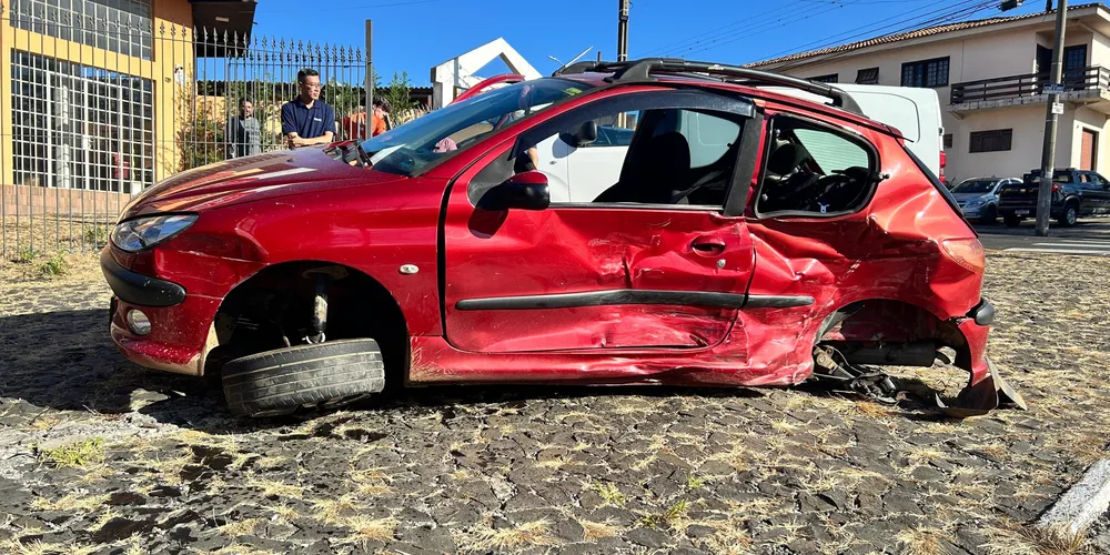 Veículo foi atingido por um Chevrolet/Equinox 15T PRE