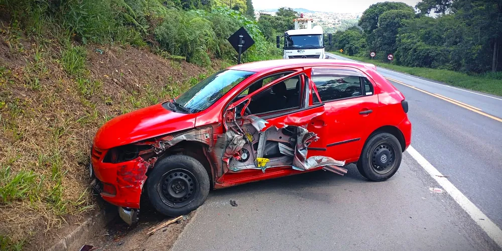 Carro foi direcionado ao pátio da Polícia Rodoviária