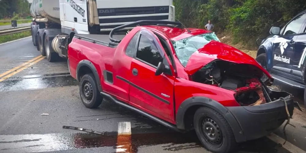 Carro seguia no sentido Londrina, quando houve a colisão frontal