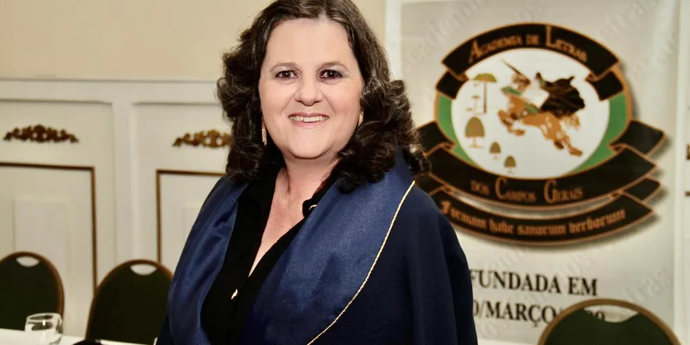 Alana fez parte da Academia de Letras dos Campos Gerais