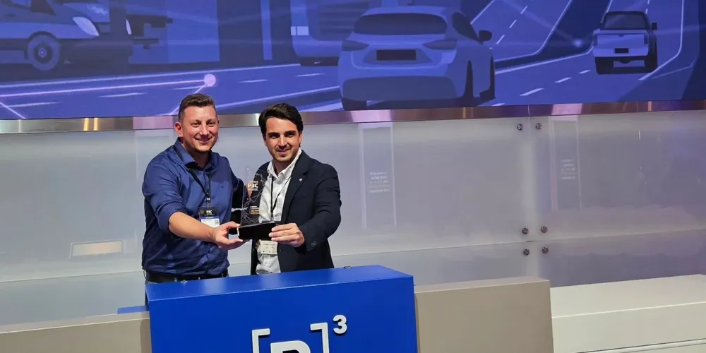 O presidente da Amcespar Leandro Jasinski e o vice-presidente Emiliano Gomes estiveram no evento.