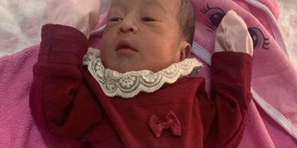 A recém-nascida foi localizada dentro de um armário de madeira