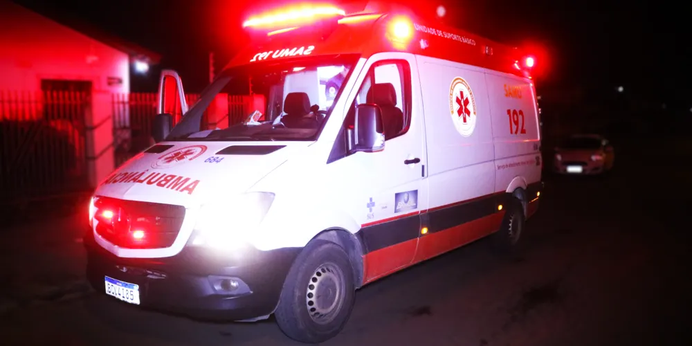 Equipes do Samu estiveram no local da ocorrência, junto dos Bombeiros