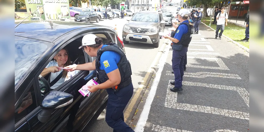 Blitz aconteceu no prolongamento da Avenida Vicente Machado, no Centro