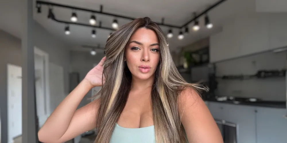 Influencer, mãe e esposa, Bella se dedica à produção de conteúdo que reflete sua realidade