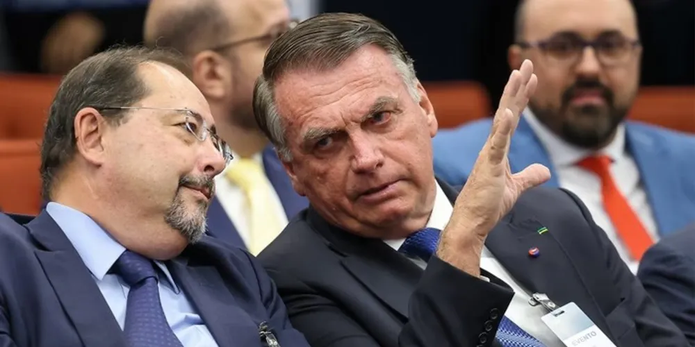 Bolsonaro pode se tornar réu por Tentativa de Golpe de Estado