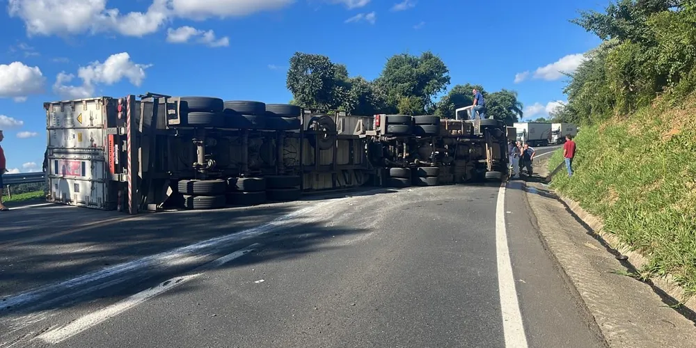 Trecho registra congestionamento