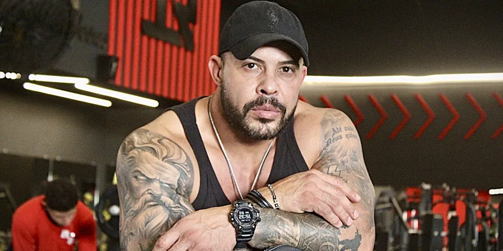 Carlinhos abriu sua primeira academia aos 30 anos
