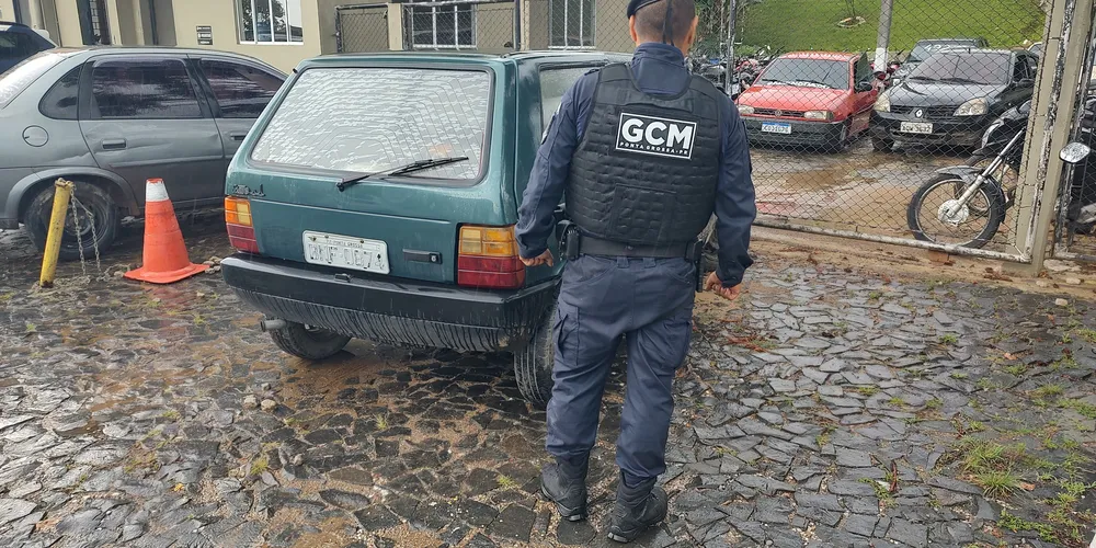 Veículo foi levado para o pátio da 13ª Subdivisão Policial