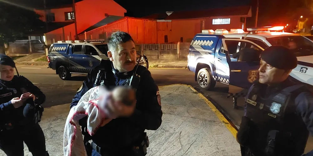 A equipe da CGM salvou o recém-nascido