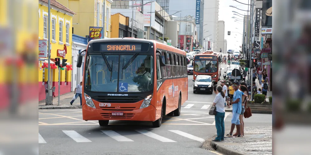 Ônibus da VCG na Vicente Machado