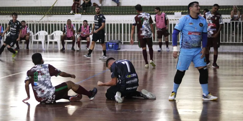 Vitinho abriu o placar do Contorno Futsal