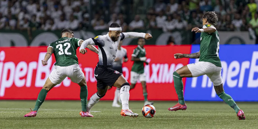 O Corinthians venceu o primeiro jogo pelo placar de 1 a 0