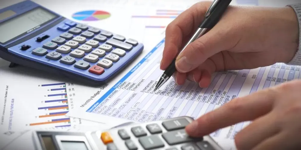 Números de inadimplentes foram divulgados pela Associação Comercial do Paraná