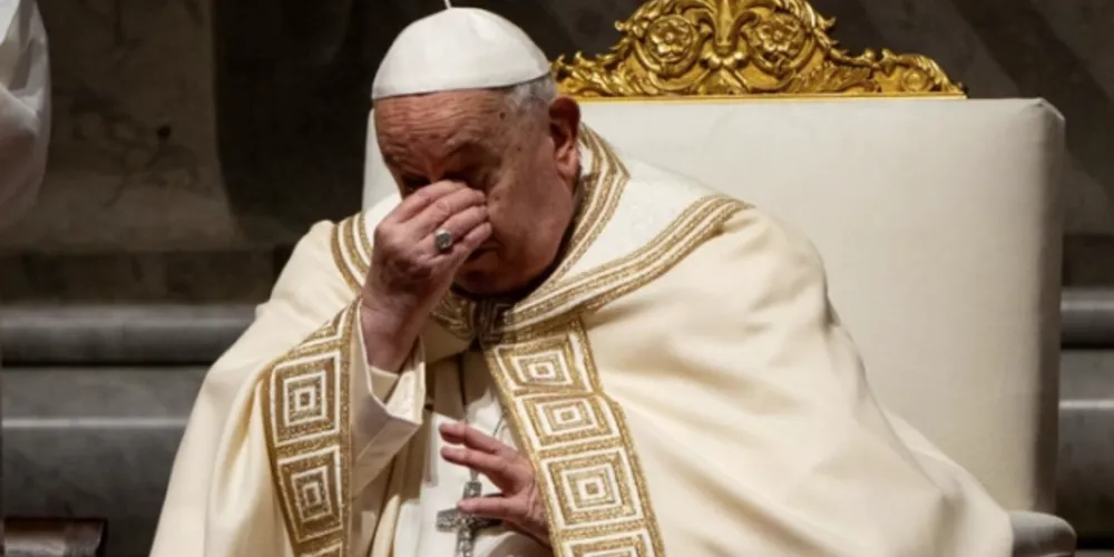 O pontífice permanece estável, mas ainda num quadro complexo