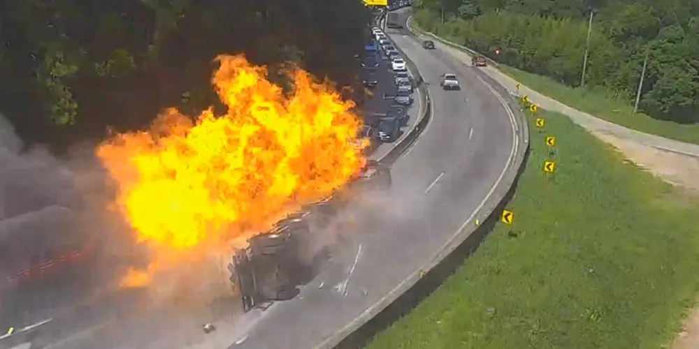 Carreta estava carregada com etanol
