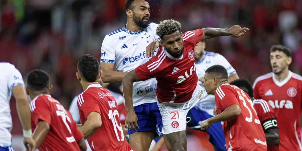 Inter e Cruzeiro durante disputa pela 2ª rodada do Brasileirão
