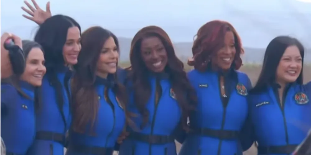 Katy Perry com a tripulação que embarcou no foguete