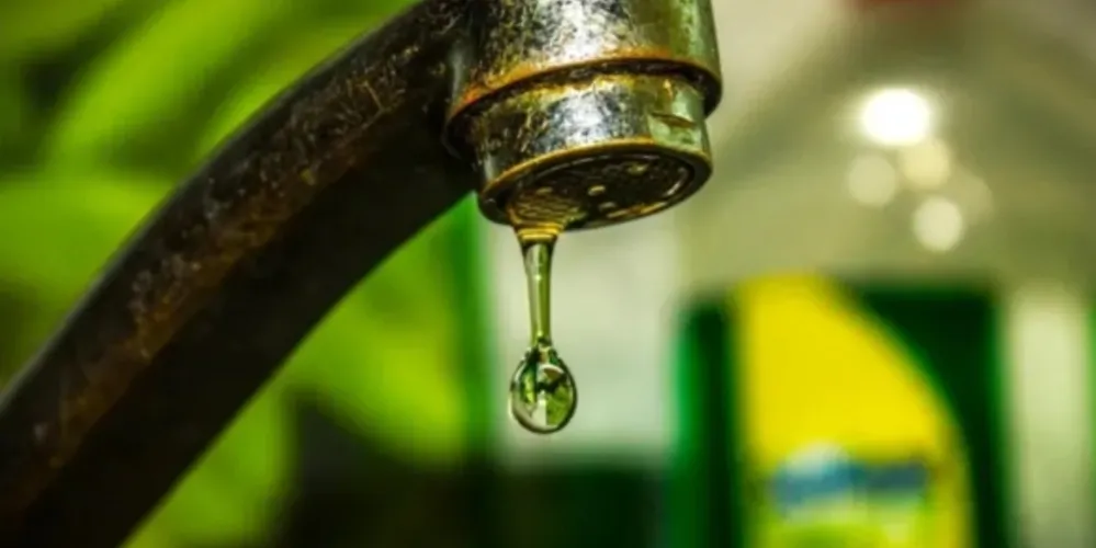 A Sanepar orienta a população a priorizar o uso da água para alimentação e higiene pessoal