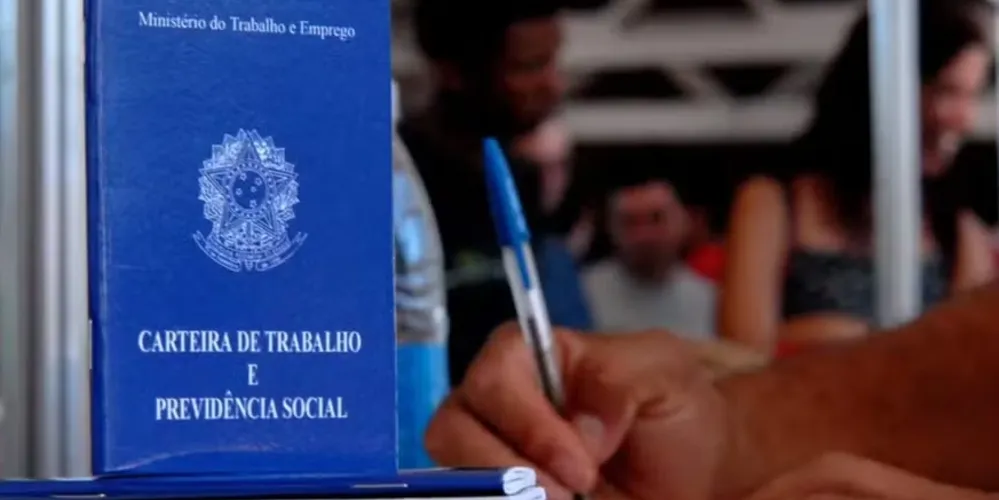 Carteira de trabalho física