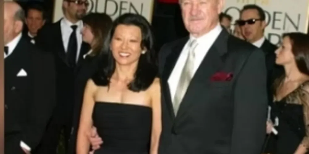 O cachorro do casal também foi encontrado morto no local