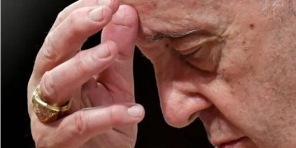 O boletim já não tratou a condição do papa como “crítica”