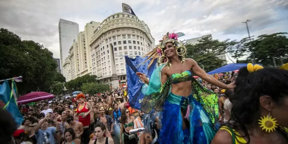 Diversos blocos ocuparam o Centro do Rio, abrindo o Carnaval de Rua de 2025